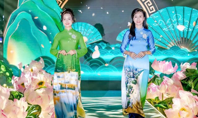 NTK Cao Thu Vân đưa danh thắng, biểu tượng xứ Thanh lên áo dài