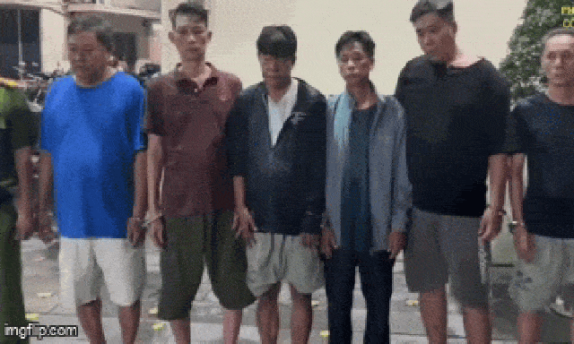Công an phá đường dây mại dâm quy mô lớn: Lộ ám hiệu riêng của quản lý khi cho nhân viên bán dâm