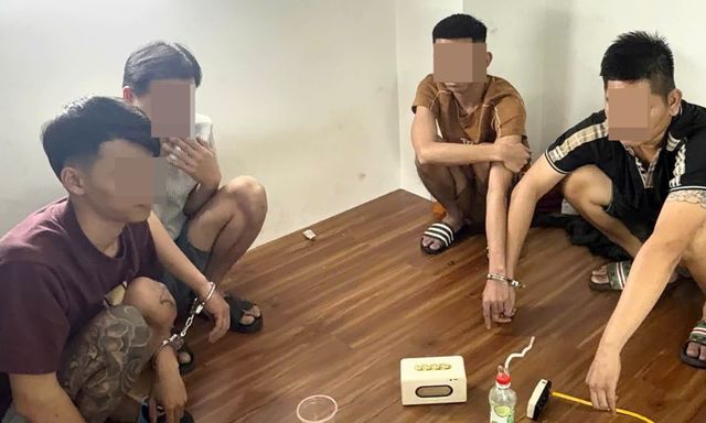 Công an kiểm tra phòng trọ trong đêm, 2 người bị bắt