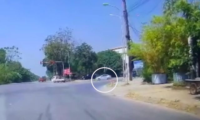 Hà Nội: Nam thanh niên nguy kịch, người nhà cầu cứu cộng đồng mạng truy tìm xe gây tai nạn