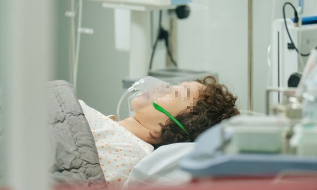 Người phụ nữ tiểu ra máu dù thận rất khỏe, không ngờ khối u “khổng lồ” ẩn nấp ở ngay đây