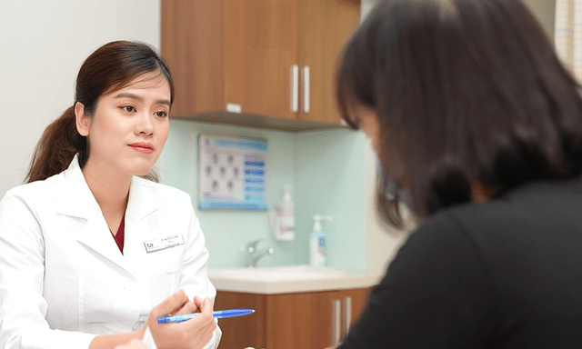 Kết hôn muộn, người phụ nữ gian nan trên hành trình 