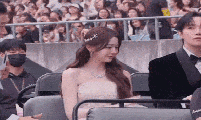 “Công chúa giá đáo” quét sạch thảm đỏ vì quá đẹp, bao nhiêu mỹ từ cũng không tả hết nhan sắc này