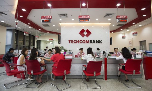 Techcombank sẽ đóng toàn bộ giao dịch tài khoản, thẻ và các dịch vụ với người dùng sau