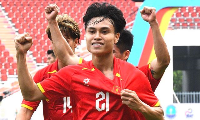 Trai đẹp U22 Việt Nam phong độ chói sáng 