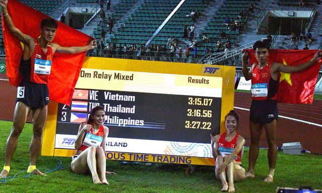 Điền kinh Việt Nam lập kỷ lục SEA Games, 4 chàng trai cô gái Việt khiến đối thủ phải 