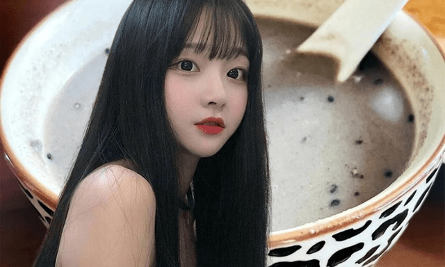 Tóc bạc chưa chắc do tuổi tác: Phụ nữ tóc bạc nhanh dễ thiếu chất này, ăn 4 thực phẩm sau tóc đen trở lại