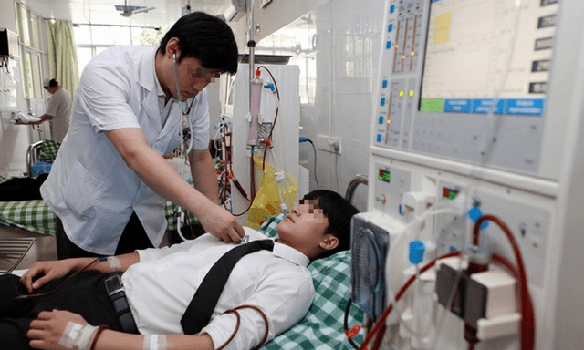 Chàng trai độc thân 24 tuổi ngỡ ngàng phát hiện thận “gần như hỏng”, bác sĩ thở dài: “Nhiều nam giới có 2 thói quen giống cậu”