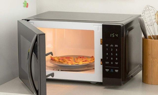 Gần 10 năm dùng lò vi sóng, đây là 4 kinh nghiệm tôi mất tiền triệu mới rút ra 