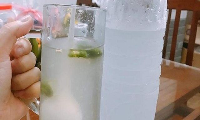 Chợ Việt có loại nước trong như nước lọc nhưng uống là “bơm” collagen vào người, dưỡng tóc, cân bằng nội tiết tố