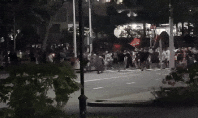 Khung cảnh đêm ở KTX trường ĐH top đầu Việt Nam gây choáng