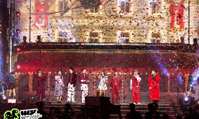 Kai Đinh - Ninh Dương Story cùng loạt nghệ sĩ “rủ nhau” đón Giáng sinh tại WeYoung khiến khán giả không muốn về! 