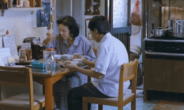 5 kiểu hiếu thảo sai cách khiến cha mẹ mệt mỏi và day dứt