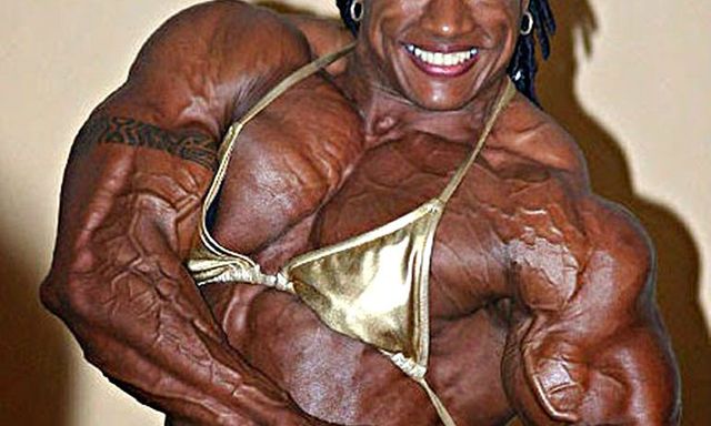 Cô gái sở hữu bắp tay “dị thường” bậc nhất lịch sử thể hình thế giới, đàn ông còn phải nể 