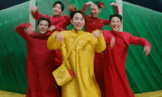 Trúc Nhân lập kỷ lục chưa từng có, rủ cả 68 sao Việt nhảy phụ hoạ cho mình!