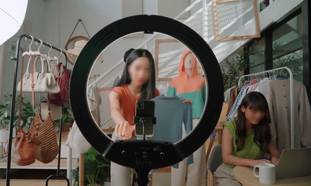 Bỏ hơn 100 triệu thuê KOL 14 triệu follower livestream, bán cả buổi chỉ được 4 đơn hàng