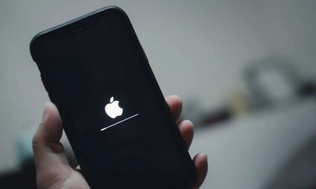 Người dùng iPhone cần khởi động lại ngay lập tức!