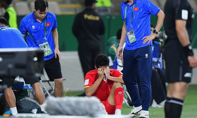 Tình hình mới nhất chấn thương của Hiểu Minh, nguy cơ nghỉ 9 tháng 