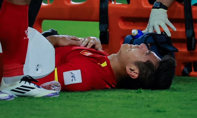 Hiểu Minh bị đứt dây chằng chéo trước: Bác sĩ nói nếu làm được điều này sẽ phục hồi được 80% sau… 1 năm