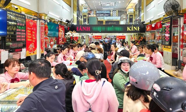 Cách mua vàng ngày vía Thần Tài nhanh, không cần xếp hàng