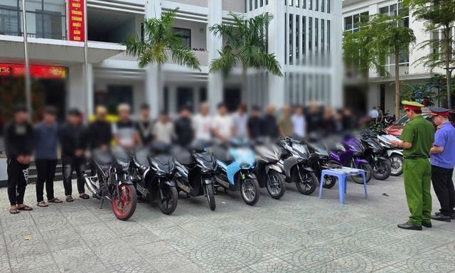 Khởi tố nhóm thanh thiếu niên mang hung khí gây rối trên đường phố, chém người rạng sáng mùng 1 Tết