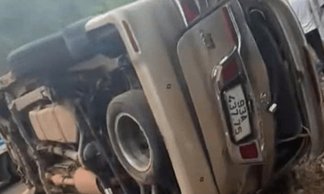 Xót xa hiện trường vụ lật xe ở Đồng Nai: Cháu gái 10 tuổi tử vong cùng bà nội sau cú ôm cua định mệnh