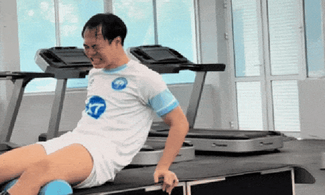 Văn Toàn đau đớn quá!