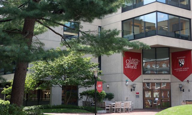 Tất tần tật về chương trình thạc sĩ Havard đang hot: Tỉ lệ được nhận cao gấp 6 lần bậc cử nhân, chi phí lên đến 2,7 tỷ/năm học