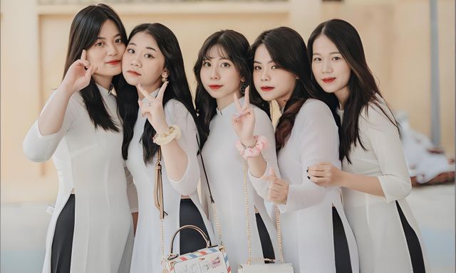 Ở Việt Nam chỉ có 2 trường đào tạo thứ tiếng này, sinh viên chưa tốt nghiệp đã được nhãn hàng trải thảm đỏ