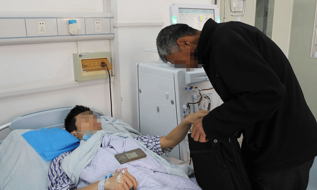 Chàng trai 20 tuổi đã phải chạy thận nhân tạo vì bỏ qua 1 dấu hiệu đã xuất hiện từ 1 năm trước