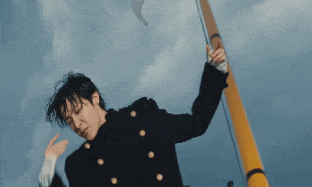 Nhóm nhạc số 1 thế giới BTS đã trở lại: MV đẹp như 1 thước phim tái hiện Titanic, âm nhạc đủ wow!