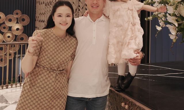 Quỳnh Anh lên đồ xinh đẹp cùng Duy Mạnh đi ăn cưới Đức Huy: Netizen khen nức nở, thế này ai còn chê mặc xấu nữa