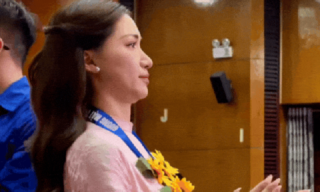 Hoà Minzy công bố tin vui, còn gọi tên Đại uý Thăng Văn Cương để nói 1 câu 