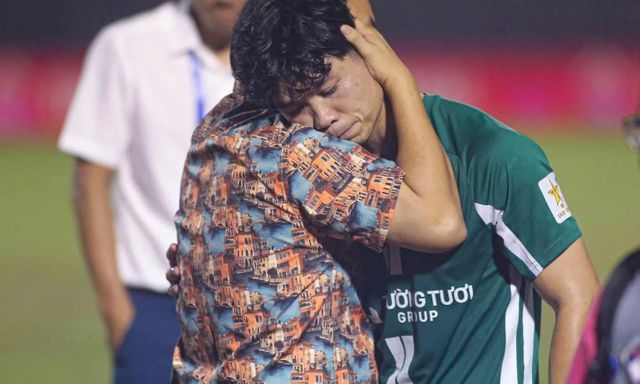 Công Phượng dính chấn thương nặng