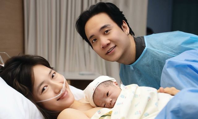 Lộ ảnh JustaTee đưa Trâm Anh đi đẻ bé thứ 3: Bất ngờ với 