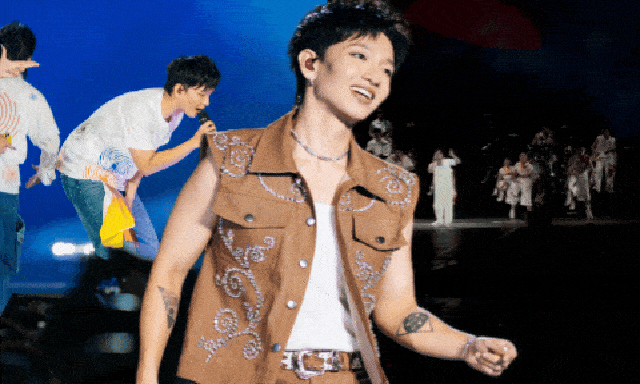 Làm nghệ sĩ, ai cũng muốn được 9.777 người yêu như Hoàng Dũng!