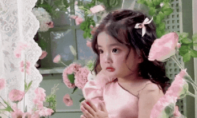 Lisa nhà Khánh Thi - Phan Hiển bé xíu đã xinh yêu, thần thái sao nhí, đời này 