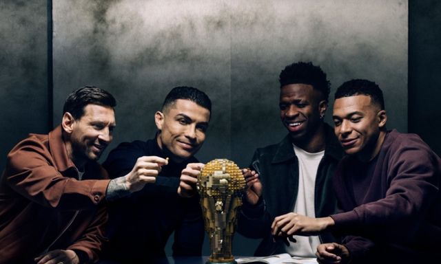 Cũng có ngày fan bóng đá thấy cảnh Messi, Ronaldo thân thiết thế này trước thềm World Cup