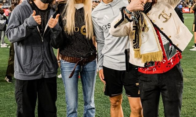 G-Dragon hoá caramen chạy quay săn đón Son Heung-min, khoảnh khắc hai ngôi sao chung khung hình gây sốt