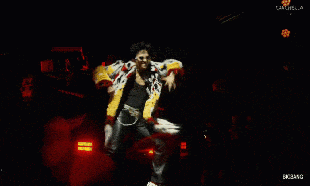 Cả Coachella vỡ trận vì BIGBANG: Xúc động với loạt hit huyền thoại, 20 năm chờ đợi đúng 1 khoảnh khắc!