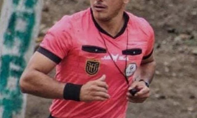 Trọng tài bị bắn chết ngay giữa trận đấu bóng đá gây xôn xao 