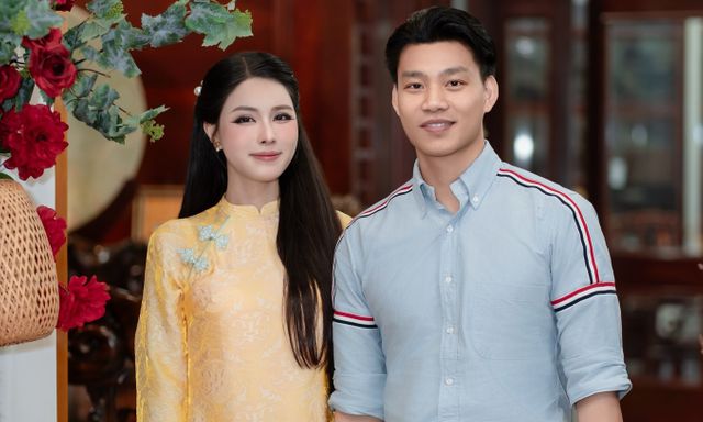 Văn Thanh bảnh bao đi hỏi vợ, nàng WAG xinh khác hẳn ngày thường 