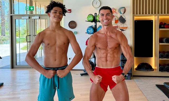 Ronaldo và con trai sắp đá chung một CLB, kỷ lục chưa từng có trong lịch sử bóng đá 