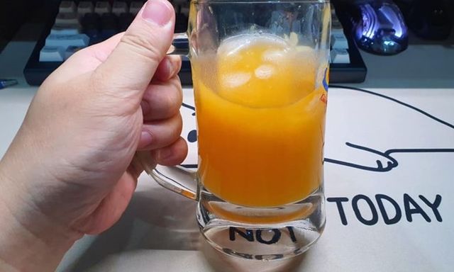 Nữ nhân viên văn phòng cấp cứu vì đau lưng dữ dội sau khi uống viên sủi bổ sung vitamin C cực quen thuộc