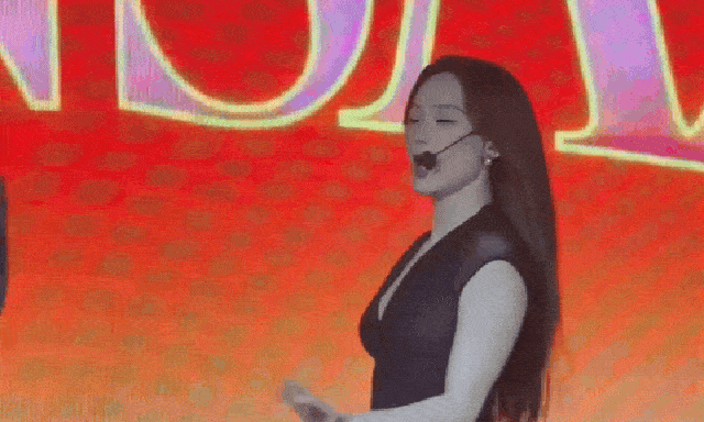 Ai đó hãy ngăn Minh Hằng lại đi!