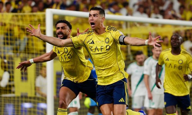 Ronaldo đáp trả cực gắt đồng nghiệp: Đừng đổ lỗi 