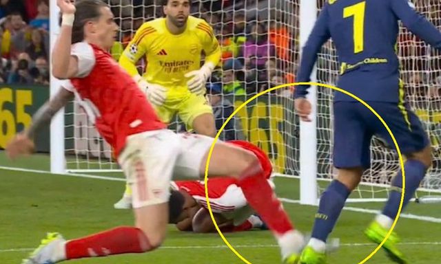 Quyết định gây tranh cãi trận Arsenal vào chung kết Champions League, David Beckham bức xúc với trọng tài 