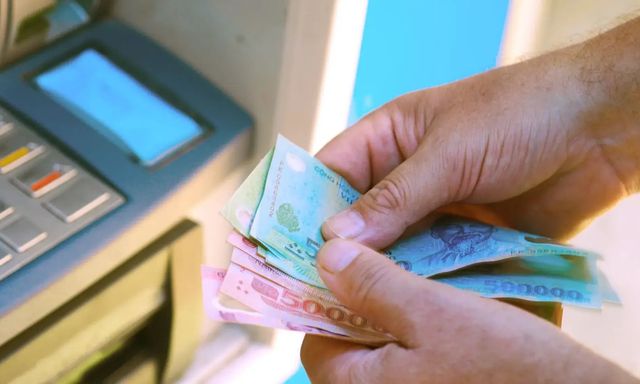 Trường hợp bị phong tỏa tài khoản ngân hàng, phạt tới 500 triệu khi nhận và chuyển tiền