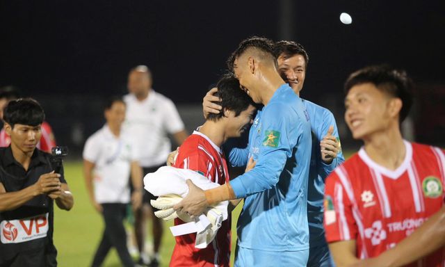 Công Phượng báo tin vui 