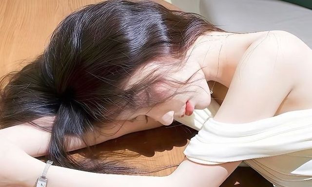 Bạn vẫn thấy mệt mỏi sau khi nghỉ ngơi? Bác sĩ tim mạch tiết lộ 5 điều cần tránh TUYỆT ĐỐI sau giờ làm